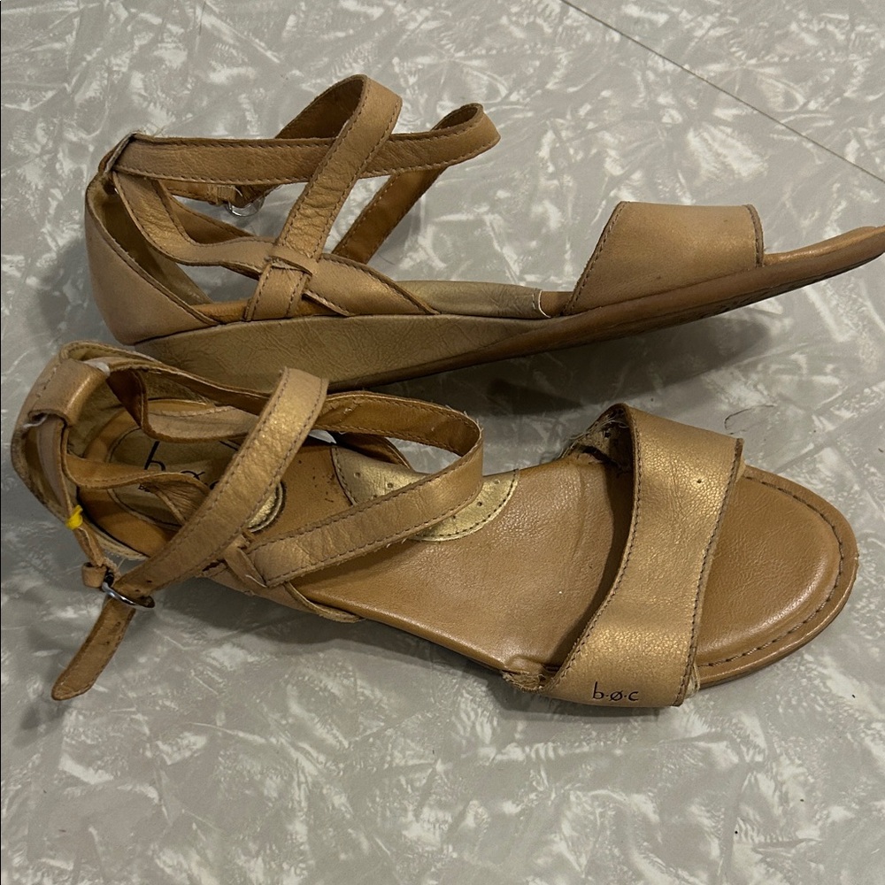 b.o.c. Women's Brown Strappy Sandals